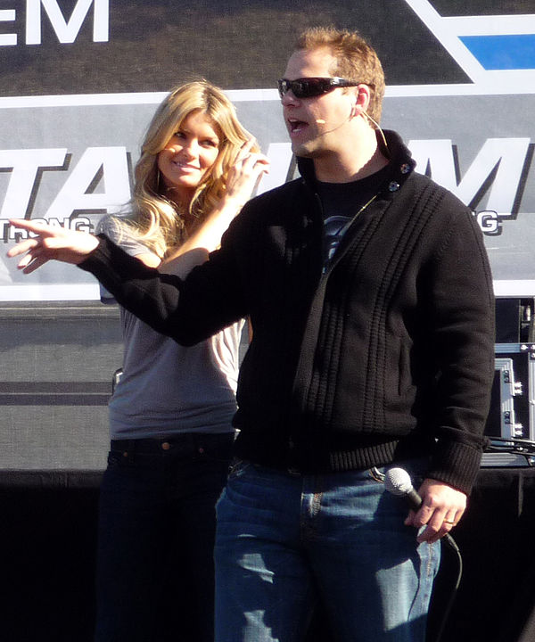 Rose in December 2008 with model Marisa Miller