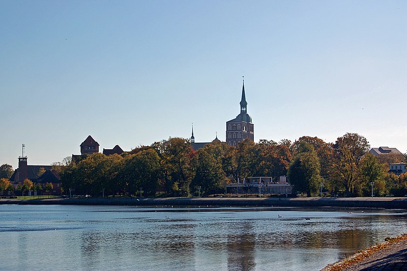 File:2008 Stralsund - Sundpromenade (1) (15176757920).jpg