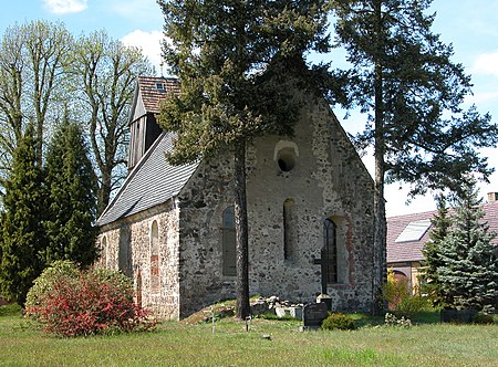 20150429205DR Gahro (Crinitz) Feldsteinkirche