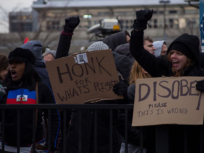 File:2017-01-28 - protest at JFK (81031).jpg