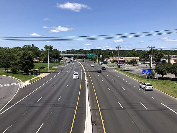 View north along Route 17 in Upper Saddle River