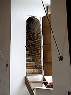 Внутристенная потайная лестница, обнаруженная во время реставрации