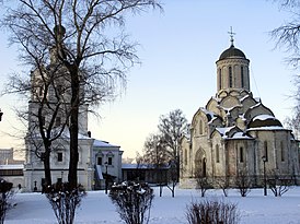 Территория Андроникова монастыря, где находится музей имени Андрея Рублёва, 2009 год