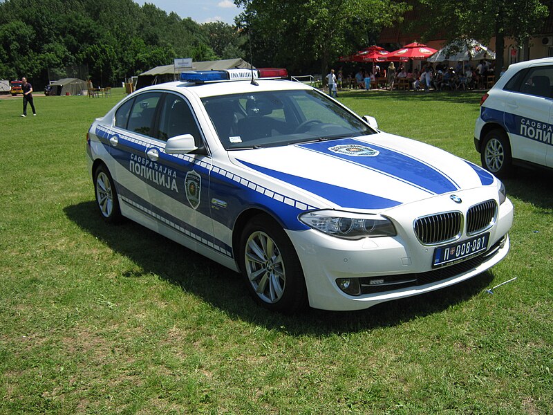 File:BMW F10 Serbian Police.jpg