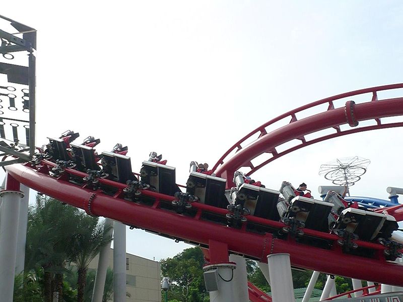 File:Battlestar Galactica @ Universal Studios Singapore (5464183370).jpg