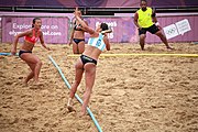 Deutsch: Beachhandball bei den Olympischen Jugendspielen 2018; Tag 6, 12. Oktober 2018; Mädchen, Hauptrundenspiel – Chinese Taipei (Taiwan)-Argentinien 1:2 English: Beach handball at the 2018 Summer Youth Olympics at 12 October 2018 – Girls Main Round – Chinese Taipei (Taiwan)-Argentina 1:2