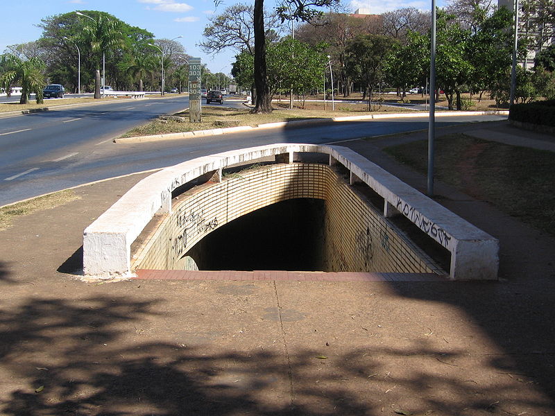 File:Brasilia 103 sul underpass 01.jpg