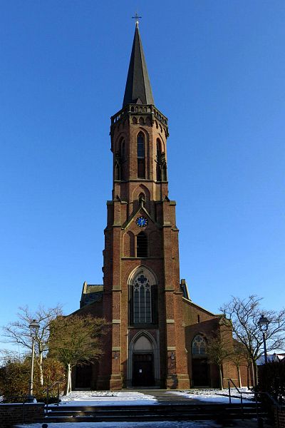 File:Braunsrath Kirche St. Klemens Turmansicht.JPG