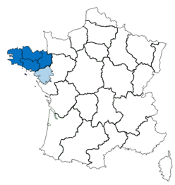 French administrative regions, with Brittany in dark blue and the Loire-Atlantique department in light blue Bretagne historique 2.png