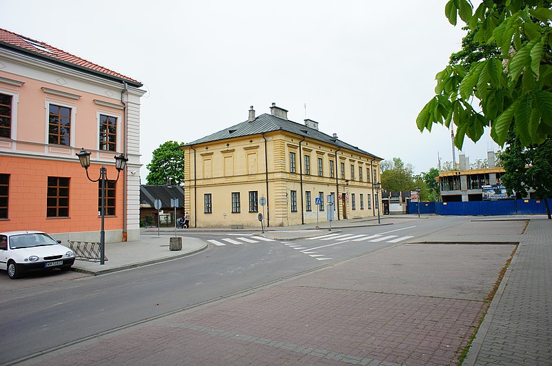 File:Budynek SANEPIDU w Mińsku Mazowieckim - panoramio.jpg