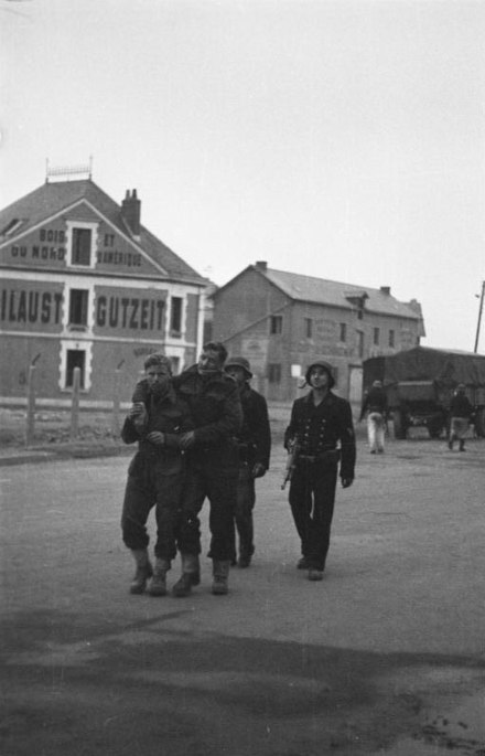 Commando prisoners under German escort