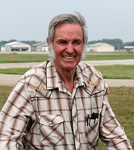 Burt Rutan - Cropped.JPG