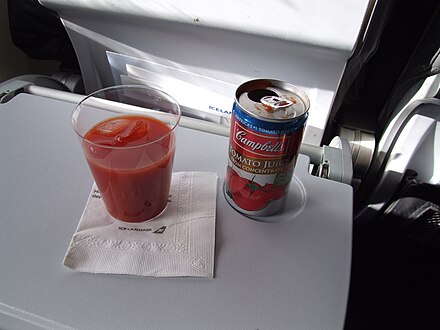 Томатный сок в самолете почему. Сок Кэмпбелл томатный. Campbell томатный сок. Томатный сок в самолете. Томатный сок в банке.