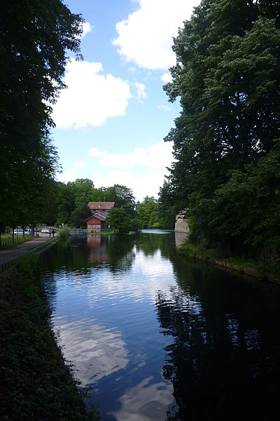 File:Canal de Jouy - Plan d'eau - Metz 57.JPG