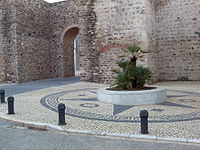 Pohled na bránu San Sebastian