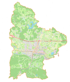 Mapa konturowa gminy miejskiej Celje, blisko centrum u góry znajduje się punkt z opisem „Škofja vas”