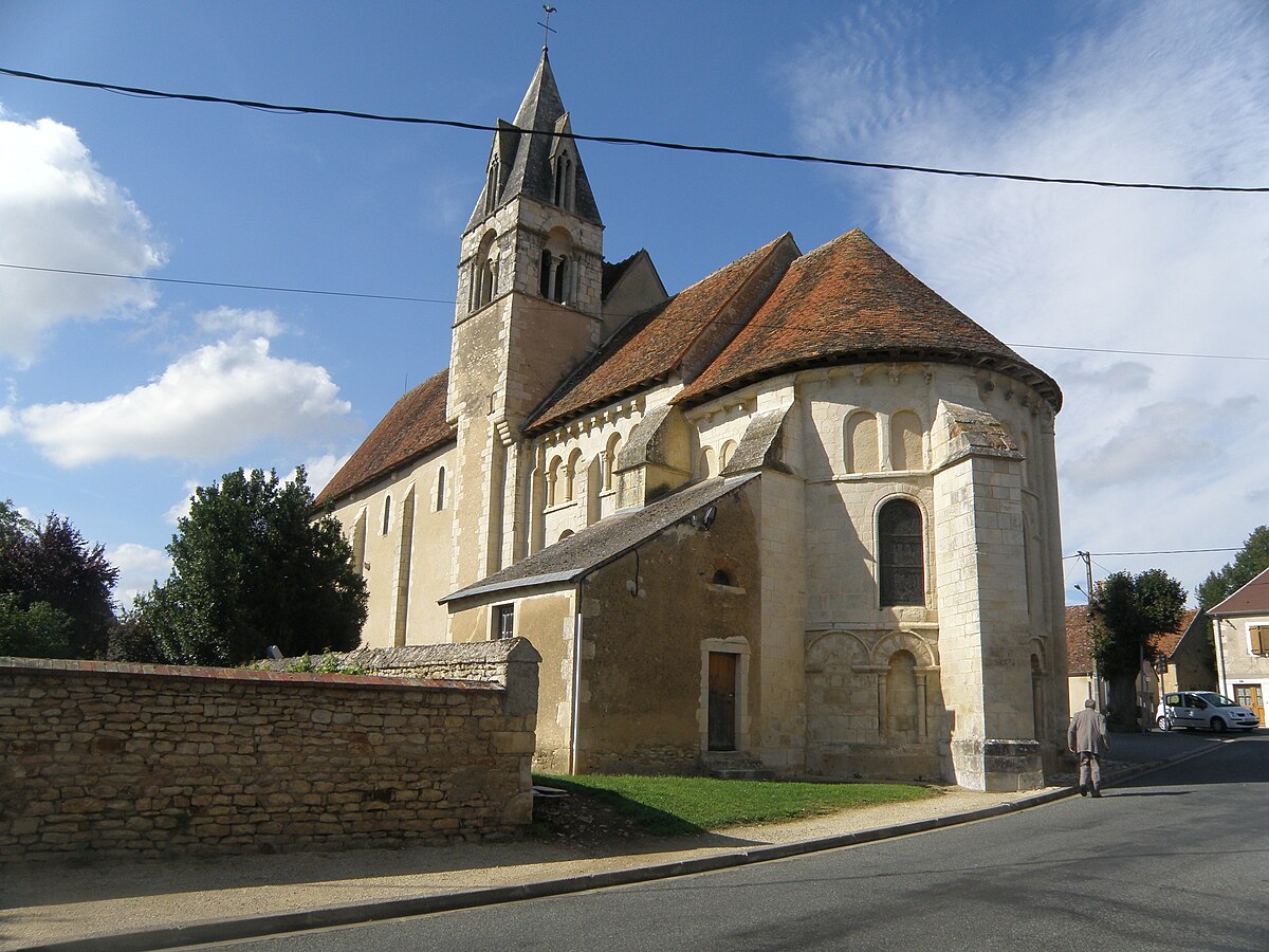 Шерами на французском. Saint-Amand-Montrond (France). Ден сюр. Коммуны по департаментам Франции сен сюр мер. Сент Аман Монтрон картинки.