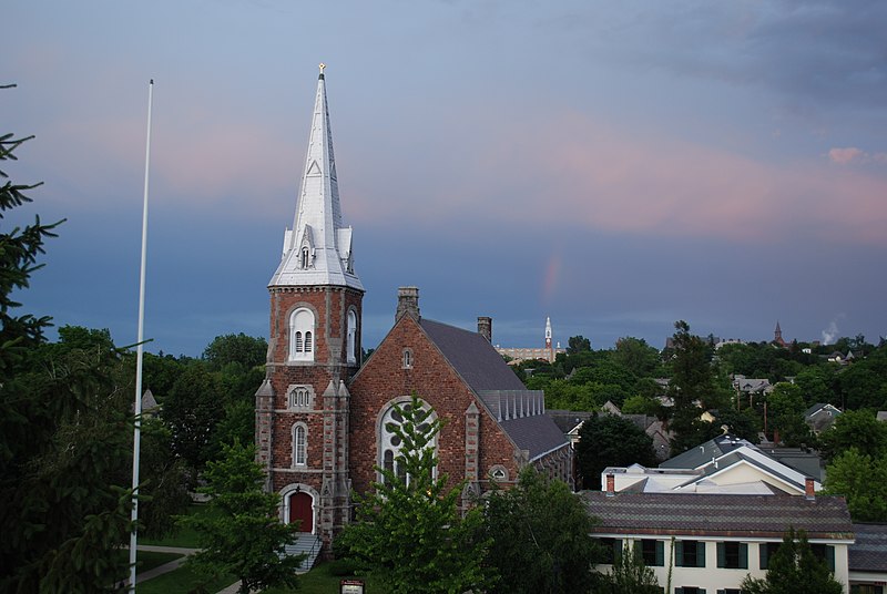 File:Church in Burlington - panoramio.jpg