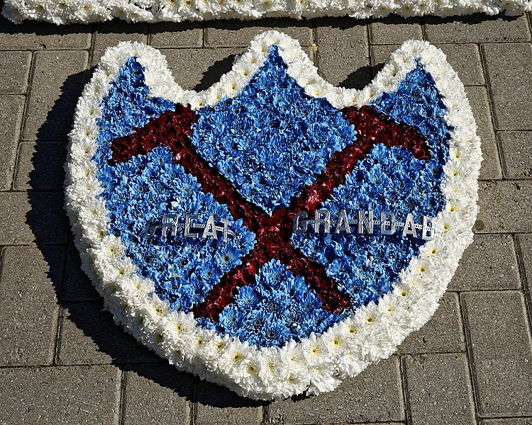 File:City of London Cemetery and Crematorium ~ floral tribute - West Ham United style logo wreath 02.jpg