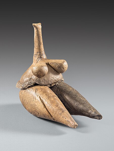 File:Clay human figurine (Fertility goddess) Tappeh Sarab, Kermanshah ca. 7000-6100 BCE Neolithic period, National Museum of Iran.jpg