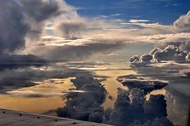 Грозова хмарність, знята з літака поблизу Теребовлі