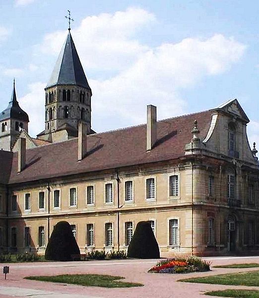 File:Cluny-Abtei-Ostfluegel-mtob.jpg