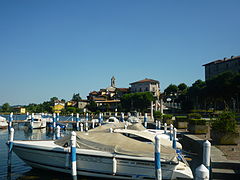 Vista dal lungolago