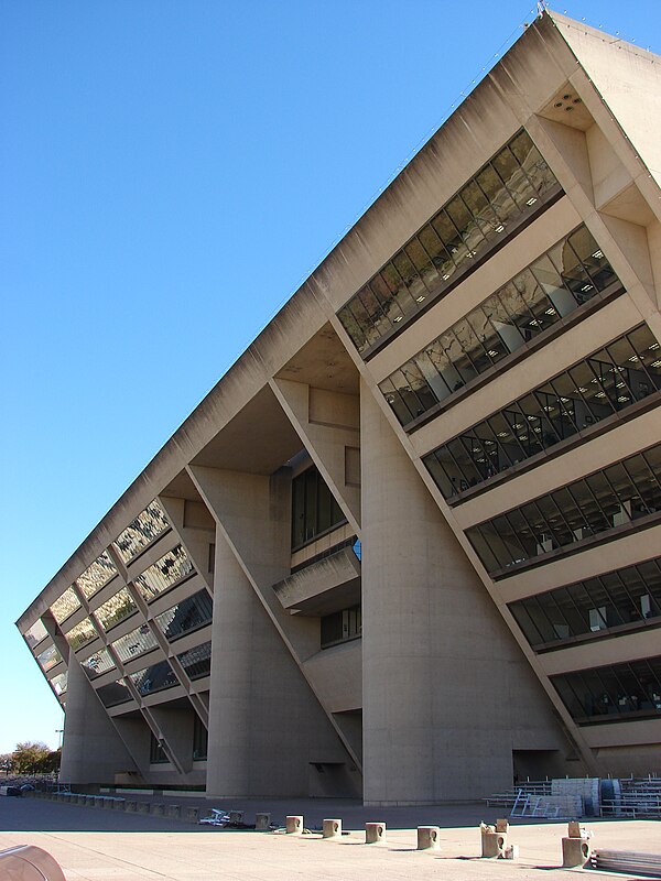 Dallas City Hall appears as the exterior of OCP's headquarters. Matte paintings were used to make it appear taller.