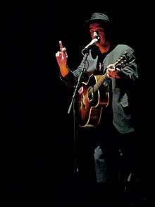 Bidini jouant avec Rheostatics au Massey Hall, 2007