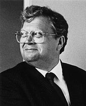 The free-market policies of David Lange's government deviated sharply from those of previous Labour governments David Lange (cropped).jpg