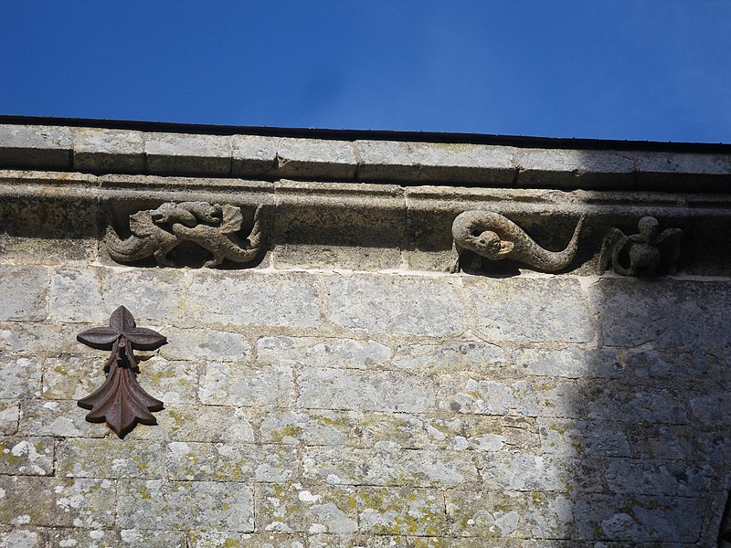 File:Detail chapelle de la trinité a plumergat - panoramio.jpg