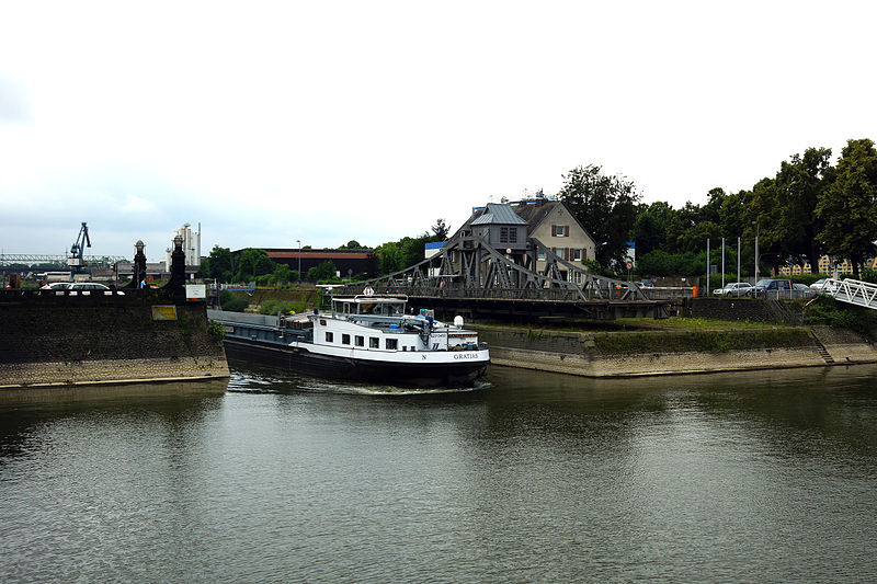 File:Deutzer Drehbrücke 2013-07-05-12.JPG