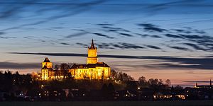 Die Schwanenburg bei Nacht