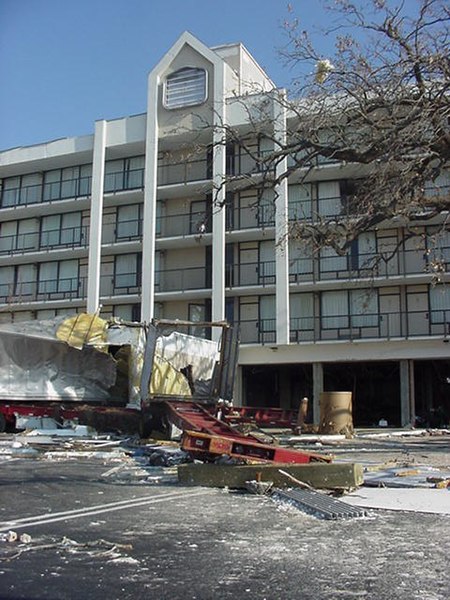 File:ESU Incident Command Post New Orleans - CGC Harry Claiborne - Gulfport, Mississippi - 26-HK-310-121 - DPLA - d3c5765b6f3b621c3001d487374e14e0.JPG