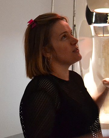 File:Emma Hart (artist) (cropped).jpg