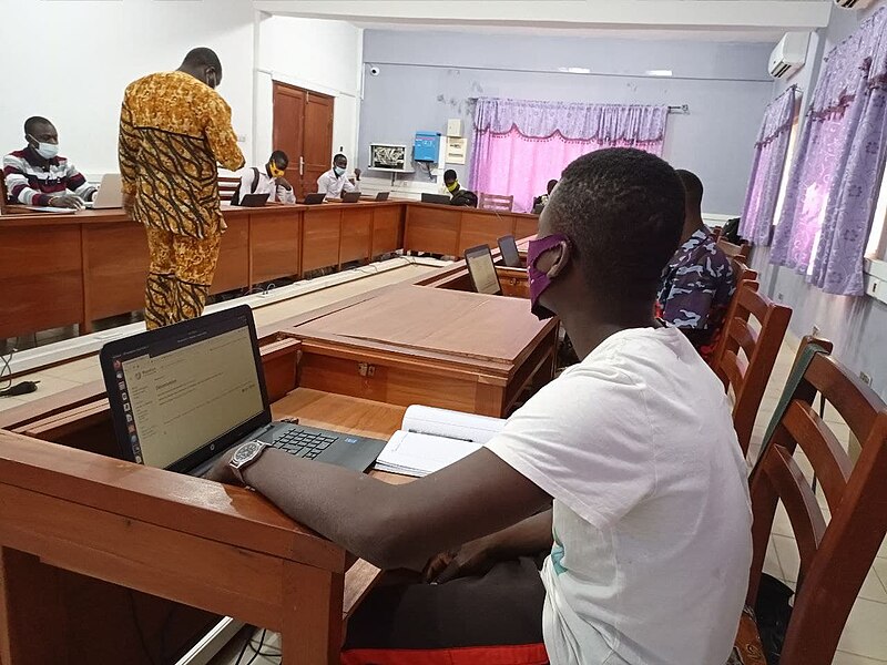 File:Enseigner et évaluer avec wikipedia à l'UAC-Bénin 01.jpg