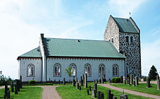 Förslövs kyrka juni 2009.jpg