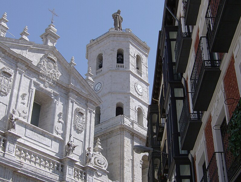 File:Fachada Catedral VA.jpg