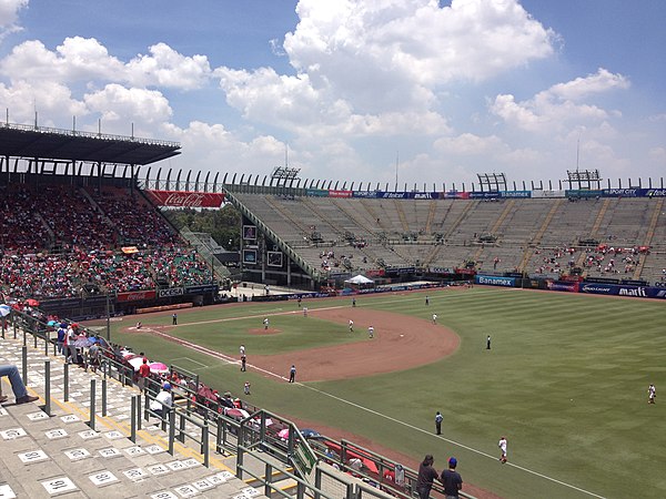 A 2014 Diablos Rojos baseball match at Foro Sol