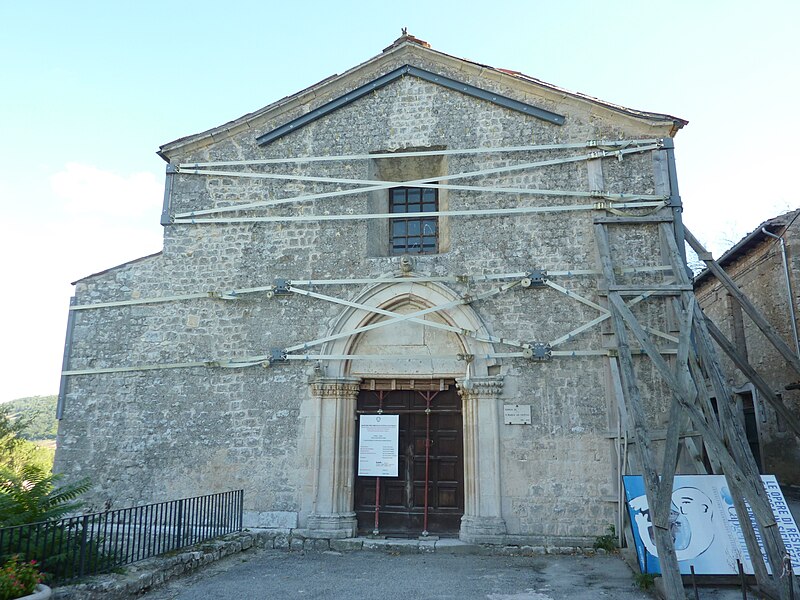 File:Fossa AQ - Chiesa di Santa Maria ad Cryptas 01.JPG