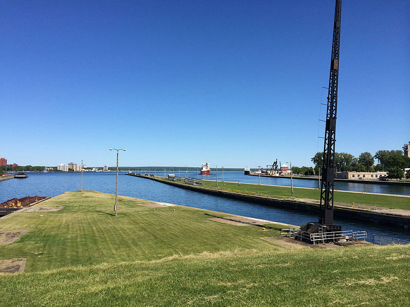 File:Freighter approaching the Soo Locks (14659035049).jpg