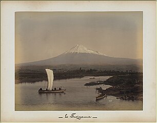 Kimbei Kusakabe: Pohled na horu Fudži, ručně kolorovaná albuminová fotografie, 1880