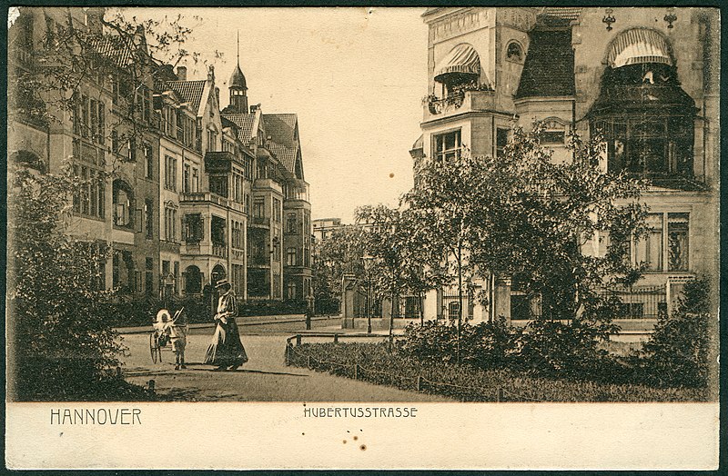 File:Georg Kugelmann PC 0535 Hannover Hubertusstrasse Bildseite Blick von der Walderseestraße Ecke Hohenzollernstraße in Richtung der Bahlsen-Fabrik an der Podbielskistraße.jpg