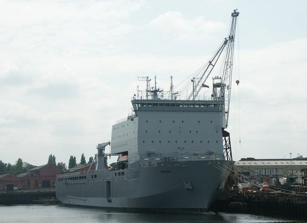 Lyme Bay being fitted out at BAE's Govan shipyard in early 2007. The hull of this vessel was built by Swan Hunter on the river Tyne, but was transferr