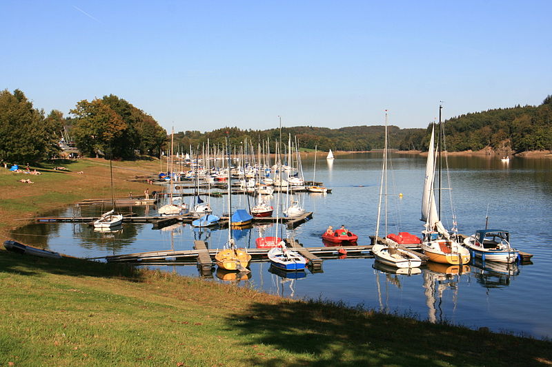 File:Hückeswagen - Käfernberg - Campingplatz1 - Bevertalsperre 05 ies.jpg