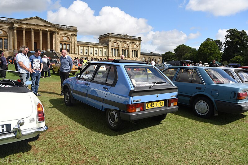 File:Hagerty Classic Cars UK Festival of the Unexceptional 2017 - 36115830285.jpg