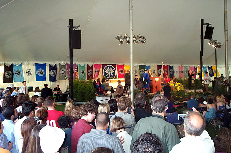File:Hampshire College commencement 2001051943 G (113068506).jpg