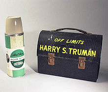 Lunch box and vacuum bottle owned by Harry S. Truman Harry S. Truman Lunch Box.jpg