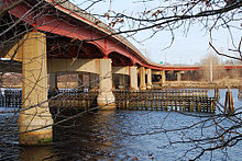 גשר הנדרסון Seekonk River.jpg