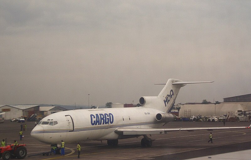 File:Hewa Bora 9Q-CHK at Kinshasa International Airport.jpg